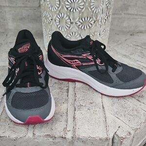Saucony Cohesion Women's Gray and Pink Sneakers